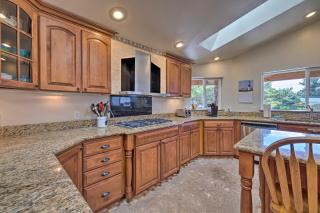 Coastal Oregon Retreat with Grill 11 Mi to Astoria! - Warrenton - 3