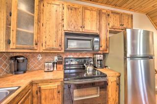 Woodsy Mountain-View Getaway with Hot Tub! - Boone - 5