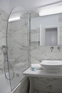 Kamari Hotel - 4