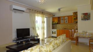 Cozy Central Apartment - Ksamil - 6