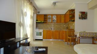 Cozy Central Apartment - Ksamil - 7