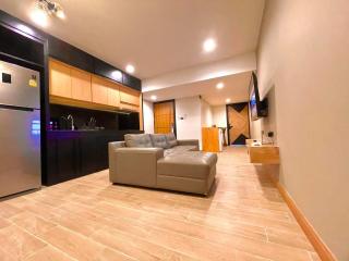 Room Actually Service Apartment - 7