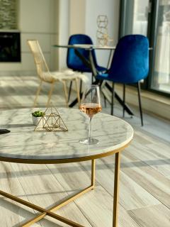 Golden Vibes in Bel Air - Mamaia - 9