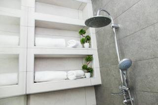 D Spacious Brand New Studio Ideal for 2 D - 3