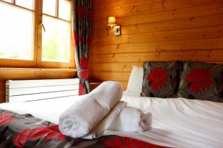 Lodge 38 Rowardennan , Loch Lomond - 1