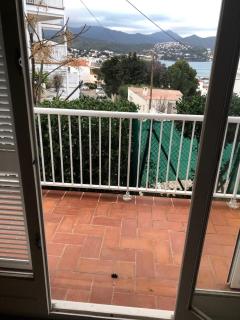 Planta baixa amb jardí i vistes al mar - Llança - 9