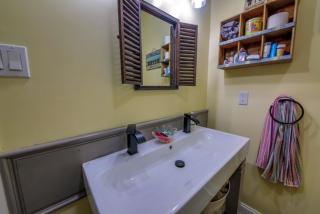 Historic Town Square Bungalow in heart of Brighton - 3