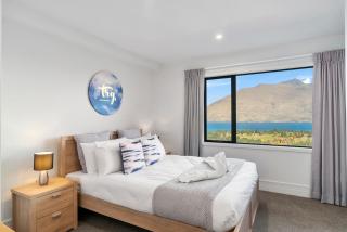 Alpine Loft with Jaw-dropping View! - Queenstown - 1