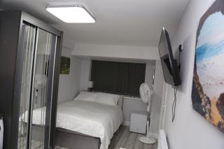 Budget Ensuite Room Woolwich - London - 6