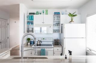 New Listing Beach Bliss 211! Stunning bay view - 3