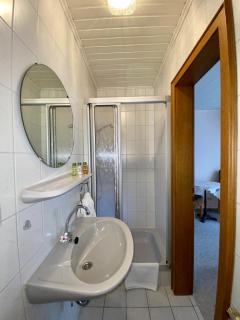 Winzerhaus im Oberdorf - FeWo u Zimmer - auch kombinierbar - Erden - 3