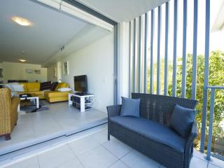 Blue on Blue Apartment 921 - Nelly Bay - 5