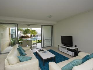Blue on Blue Apartment 812 - Nelly Bay - 4