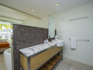 Blue on Blue Apartment 1011 - 1