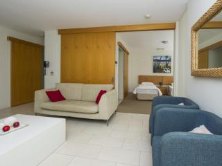 1 Bright Point Apartment 1502 - Nelly Bay - 8