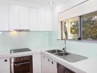 Arlington 1 Two Bedroom Unit close to the beach - Maroochydore - 4