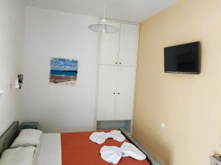 A small studio with a very big veranta - Agia Pelagia - 4