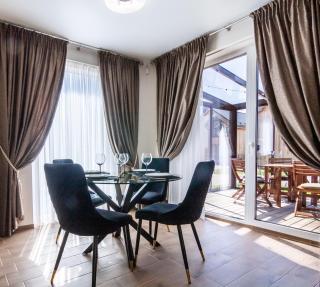 FAMILY FOREST HOUSE, By Cohost - 6