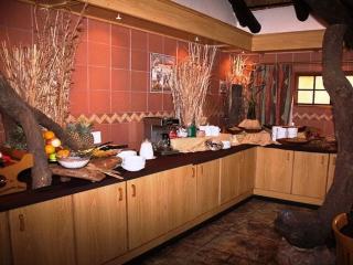 Golden Pillow Guest House - Polokwane - 2