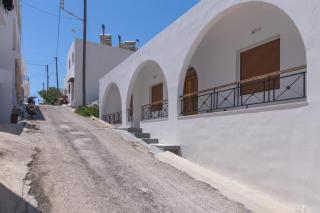 Areti's Milos Guesthouses - 2