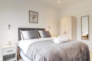 Luxury 1 Bed Flat in St Albans, Modern, WiFi, Six Minutes from Train Station - St. Albans - 9