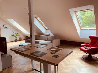 Botanical Manor Apartment - 2