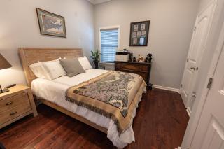 Remodeled Historic House Walkable to Everything - Raleigh - 1