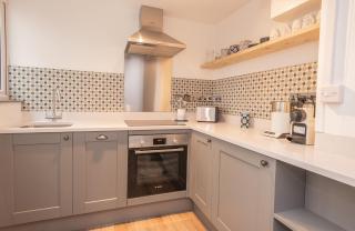 Lilsen Cottage by The Sea - 2