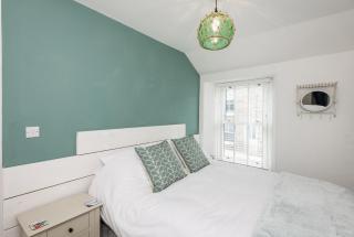 Lilsen Cottage by The Sea - 1