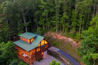 4 Bed 4 Bath Vacation home in Sylva - Sylva - 9