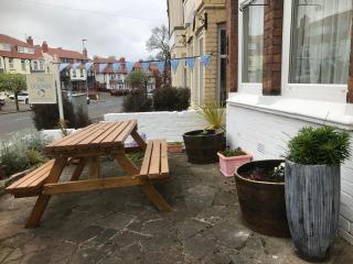 Dolphin Guesthouse - Scarborough - 4