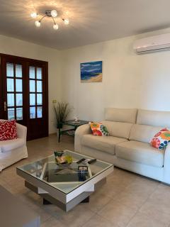 Lovely Villa Nico Playa Blanca, hot tub, communal pool - 5
