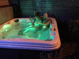 Love-nest With Private Hot Tub - 3