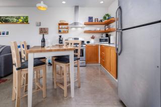Under The Cedars Guesthouse - Portland - 7