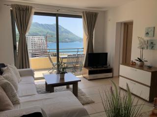 Sea view Two bedroom Family Apartment with pool - Sunset Ivanovići - Bečići - 1