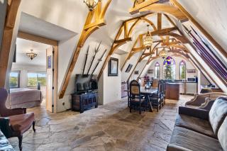 The Castle - Chateau De Melusine - Sandpoint - 5