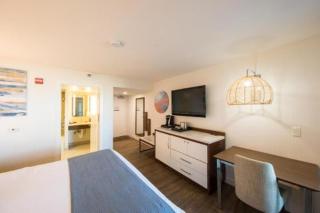 SeaCrest Oceanfront Hotel - 5