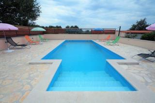 Sunny apartment with pool - Šišan - 5