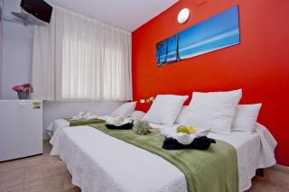 Barcelona City North Hostal - 3