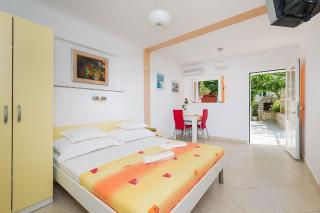 Apartment in Bol with Terrace, Air conditioning, WIFI, Washing machine (155-4) - Bol - 2