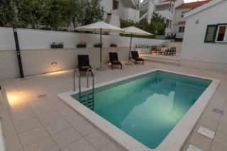 Villa Solenta s grijanim bazenom - Stomorska - 9