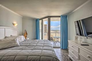 Steps to Shore Beachfront Studio with Pool Access! - Myrtle Beach - 0