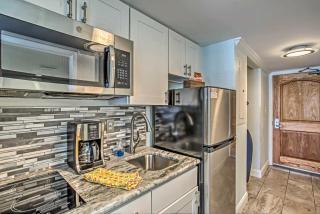 Steps to Shore Beachfront Studio with Pool Access! - Myrtle Beach - 1