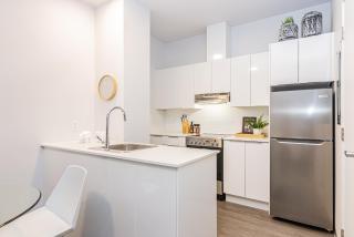 New Urban and Well Located 1 Bedroom Apartment by Den Stays - Montréal - 5