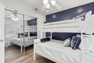 The Bahama Breeze at the Anchorage - 4