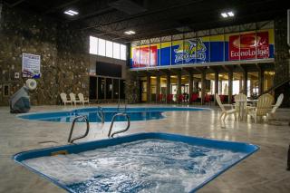 Econo Lodge Inn & Suites Brookings - Brookings - 2