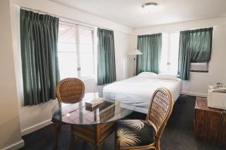 Royal Grove Waikiki - 1