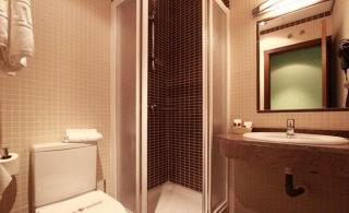 Hostal Avenida Barajas - 2