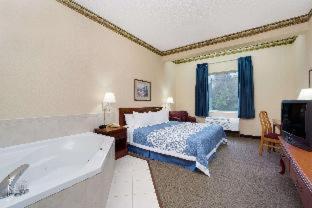 Magnuson Hotel West Liberty - 2