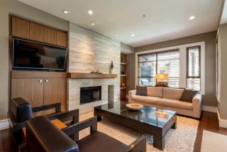 Fitzsimmons Walk Deluxe Townhome with Private Hot Tub Village Walking Distance - Whistler - 6